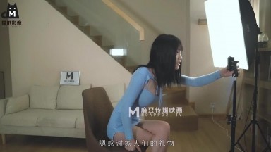 MMZ-012 傲嬌的女主播 眾目睽睽的性愛熱播 中文字幕 國產AV 尋小小