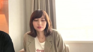 420HGT-004 中文字幕 擁有童顏.美乳的美少女小田.吞掉精液的色情拍攝 本田瞳