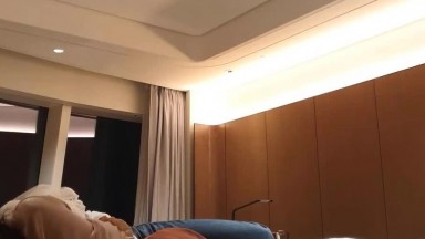 【大神系列】韩国金先生 酒店豪华套房约炮 飙英语的时尚女模