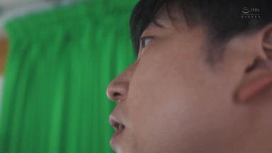 JUR-220 [自提征用]裸體模特兒NTR 上司與羞恥沉溺的妻子震撼性的出軌影像 古東真理子