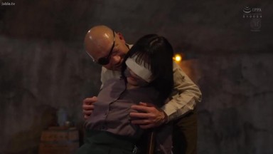 [中文字幕]URE-098 元騎士団長 巨乳人妻、卑劣な敵 戦場は寝床 神宮寺ナオ