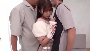 MUKC 090 (中文字幕) 清楚系偶像在小惡魔誘惑中真心愛精液擠取的秘密見面抽插中出攝影會 逢澤美優