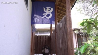 [中文字幕][无码破解]JUQ-973 妻にタオル1枚だけ渡して、変態男が集う男湯に入らせてみましたー。 一乃あおい