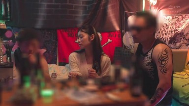 PFES-095 [自提征用]清纯的女大学生误闯进充满春药气息的派对，高潮失神被中出大乱交 設楽ゆうひ