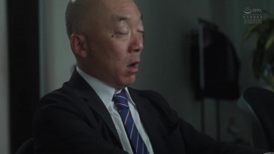 ADN-686 [无码破解]女上司和她老公吵架 一个月处于禁欲状态 绝伦的我的精液 安位薰